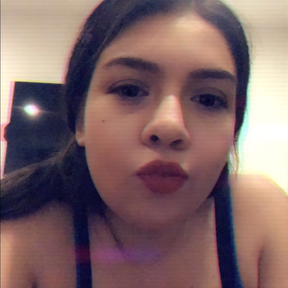 Meet your Posher, Alyssa